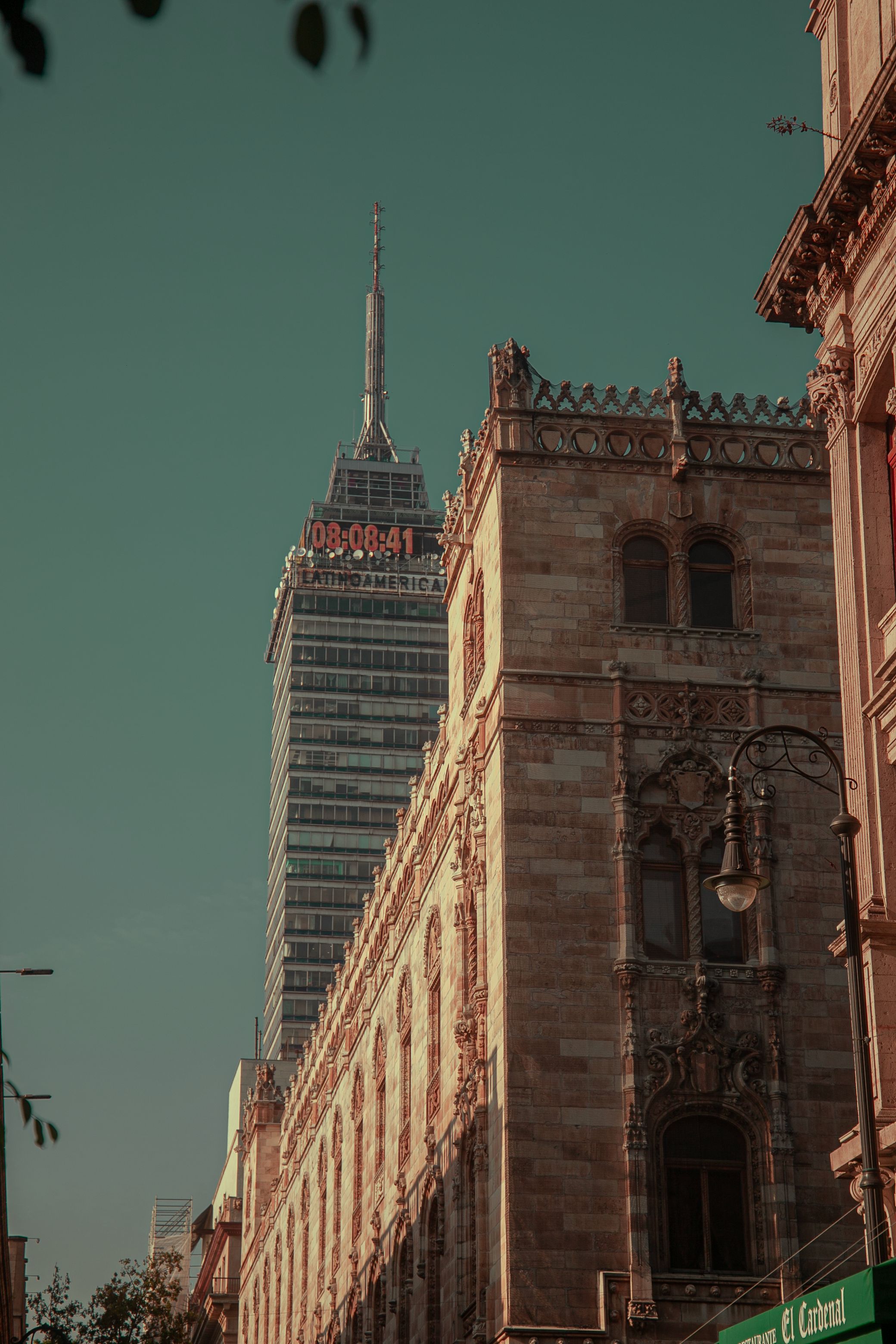 Lic.  Molina — Notaría Pública